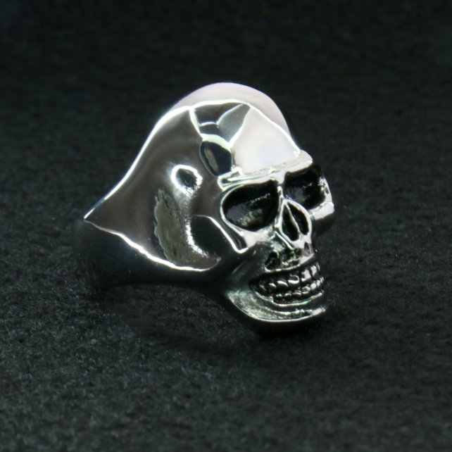 Hot Leathers JWR2104 Men's Smooth Skull Stainless Steel Ring